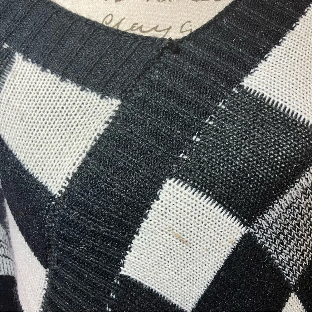 Black and White Checkered Women's Sweater Poncho